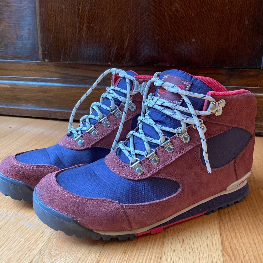 Danner Jag Sable/Purple Velvet dry weather boots women’s 8.5